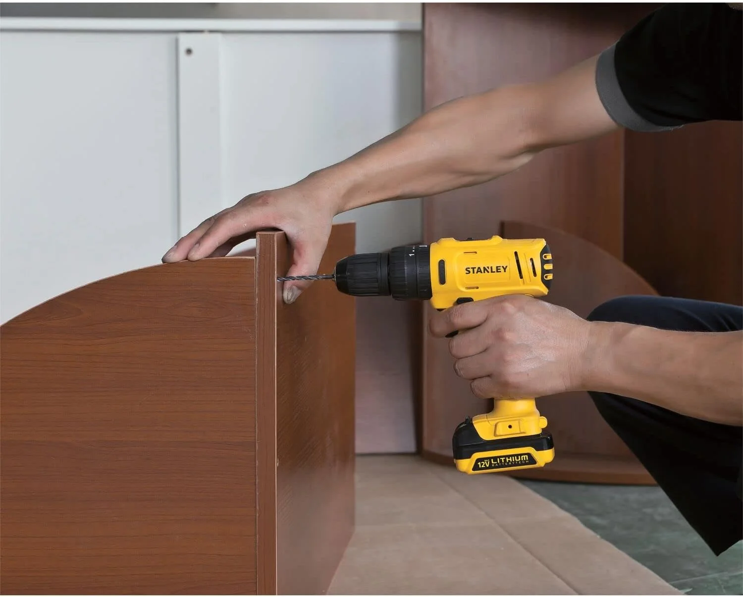 دریل پیچ گوشتی چکشی شارژی استنلی، 10.8 ولت، 2 عدد باتری 1.5 آمپر لیتیوم یون به همراه شارژر و جعبه ابزار، زرد/مشکی - Sch121S2K-B5 دریل پیچ گوشتی چکشی شارژی استنلی، 10.8 ولت، 2 عدد باتری 1.5 آمپر لیتیوم یون به همراه شارژر و جعبه ابزار، زرد/مشکی - Sch121S2K-B5