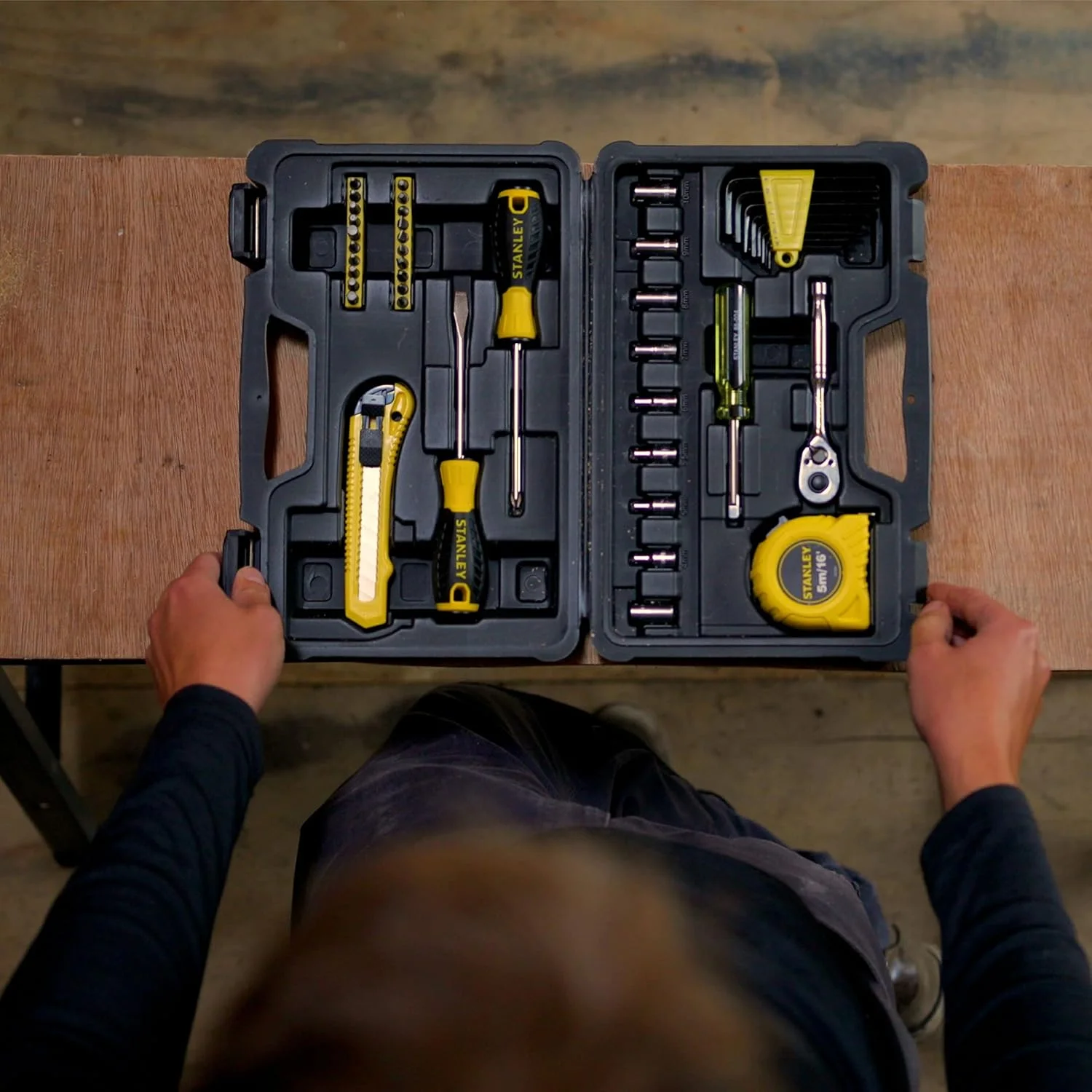 مجموعه ابزار 51 تکه استنلی – شامل جغجغه، بکس، پیچ گوشتی، آچار آلن، سیم چین و نگهدارنده نوک – جعبه مقاوم – STMT0-74864