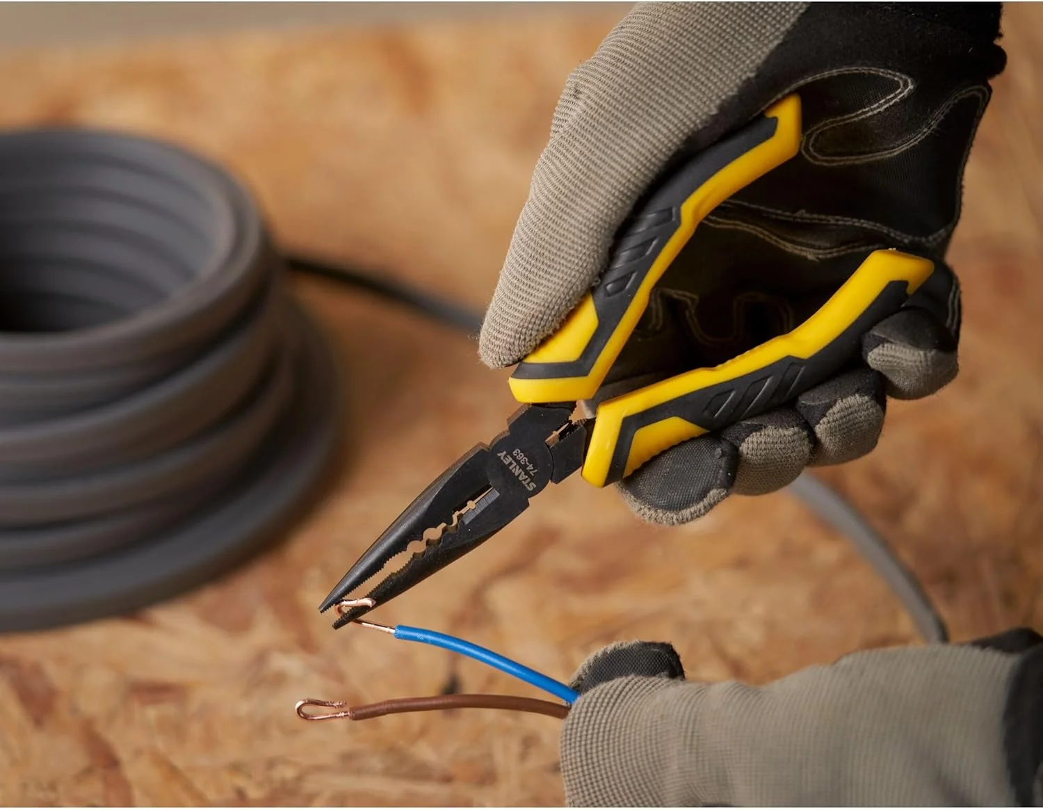 انبر دم باریک و انبر سیم چین سر صاف استنلی مدل STA074363