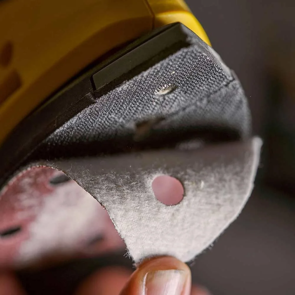 سنباده لرزان شارژی 18 ولت استنلی فت مکس V20 به همراه