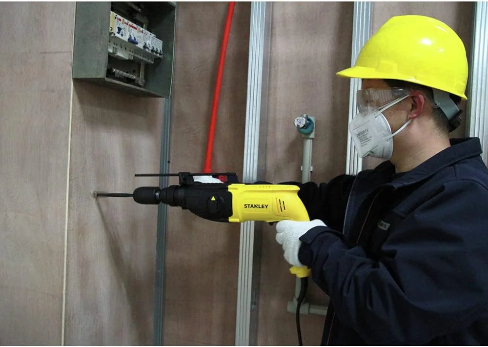 ابزار برقی استنلی، دریل چکشی SDS-Plus سه حالته 24 میلی‌متری 780 وات به همراه جعبه ابزار، مدل SHR243K-B5