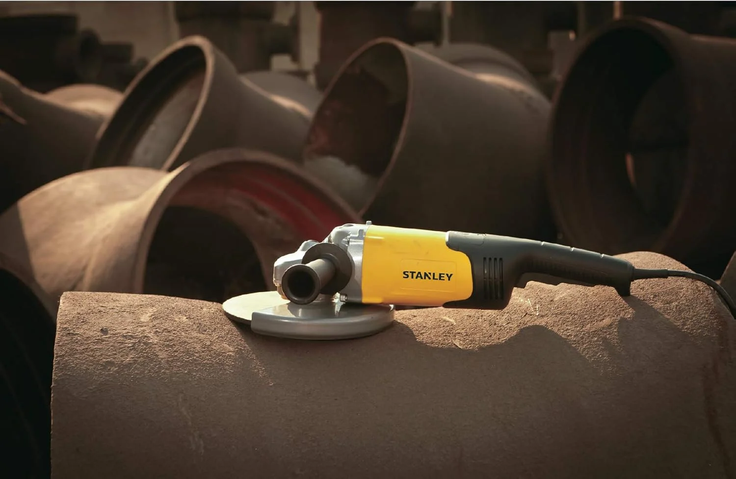 فرز سنگبری بزرگ 2000 وات استنلی مدل SL209-B5