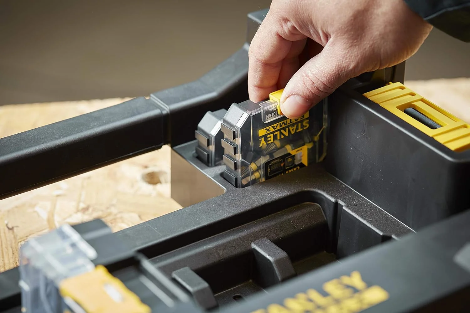 جعبه 20 عددی سری پیچ گوشتی استاندارد 25 میلی متری استنلی مدل STA88567-XJ