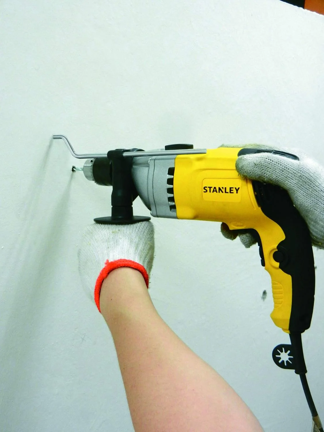 دریل چکشی استنلی همراه با جعبه ابزار، زرد، 13 میلی متر، مدل Stdh8013-B5 دریل چکشی استنلی همراه با جعبه ابزار، زرد، 13 میلی متر، مدل Stdh8013-B5