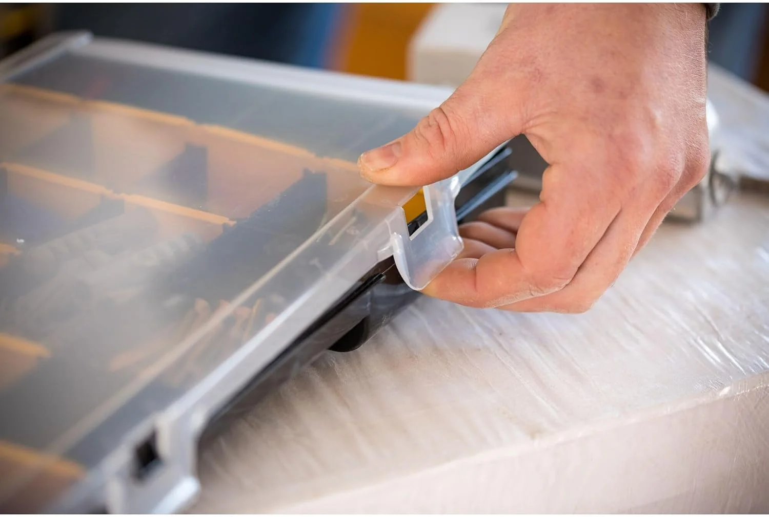 جعبه ابزار استنلی با محفظههای متعدد (جعبه نگهداری لوازم جانبی و قطعات کوچک ساخته شده از پلی پروپیلن مقاوم در برابر ضربه، 22 محفظه با جداکنندههای قابل جابجایی، خط کش داخلی) جعبه ابزار استنلی با محفظههای متعدد (جعبه نگهداری لوازم جانبی و قطعات کوچک ساخته شده از پلی پروپیلن مقاوم در برابر ضربه، 22 محفظه با جداکنندههای قابل جابجایی، خط کش داخلی)