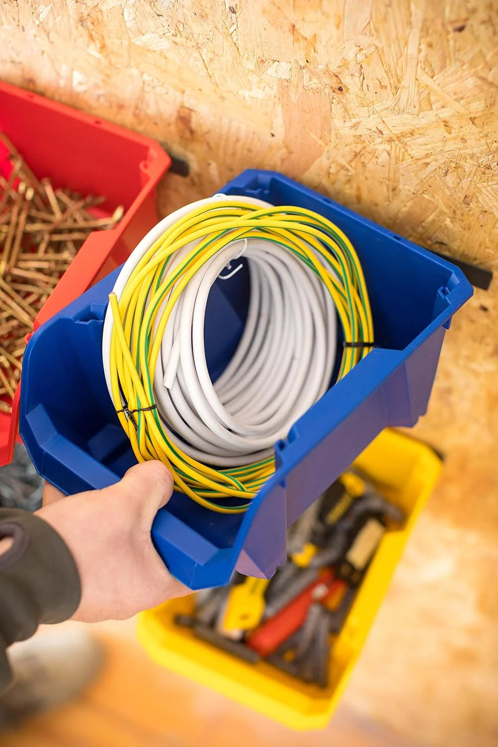 جعبه های نگهداری استنلی مدل STST82740-1 شماره 3 (آبی، پلی پروپیلن مقاوم در برابر ضربه، قابل انباشت، قابل نصب روی دیوار، ایده آل برای نگهداری قطعات کوچک، ابزار، لوازم جانبی و موارد دیگر، 3 عدد (24 x 18 x 13 سانتی متر)) جعبه های نگهداری استنلی مدل STST82740-1 شماره 3 (آبی، پلی پروپیلن مقاوم در برابر ضربه، قابل انباشت، قابل نصب روی دیوار، ایده آل برای نگهداری قطعات کوچک، ابزار، لوازم جانبی و موارد دیگر، 3 عدد (24 x 18 x 13 سانتی متر))