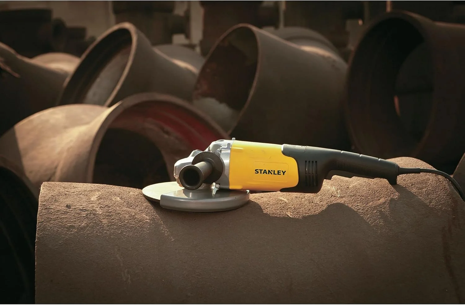 فرز آهنگری بزرگ 2200 وات استنلی با قطر 230 میلی متر، مدل STGL2223-B5 فرز آهنگری بزرگ 2200 وات استنلی با قطر 230 میلی متر، مدل STGL2223-B5