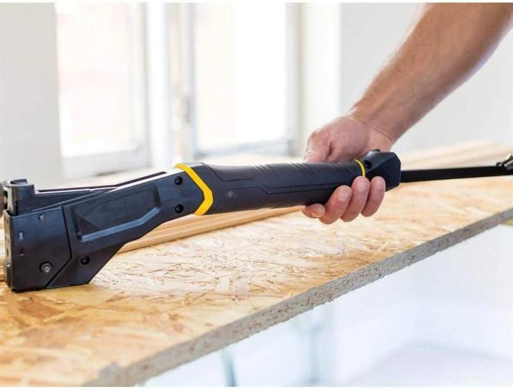 منگنه کوب چکشی اکسترا لایت استنلی FatMax FMHT81394-9 (بدون پس زدن، بدون برگشت، دارای 3 محفظه منگنه، فوق العاده بلند، ایده آل برای نصابان سقف و کف، شامل 1000 منگنه نوع G 10 میلی متر)