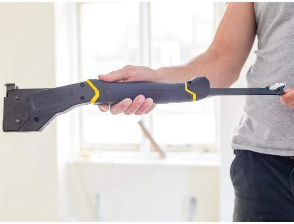 منگنه کوب چکشی اکسترا لایت استنلی FatMax FMHT81394-9 (بدون پس زدن، بدون برگشت، دارای 3 محفظه منگنه، فوق العاده بلند، ایده آل برای نصابان سقف و کف، شامل 1000 منگنه نوع G 10 میلی متر)