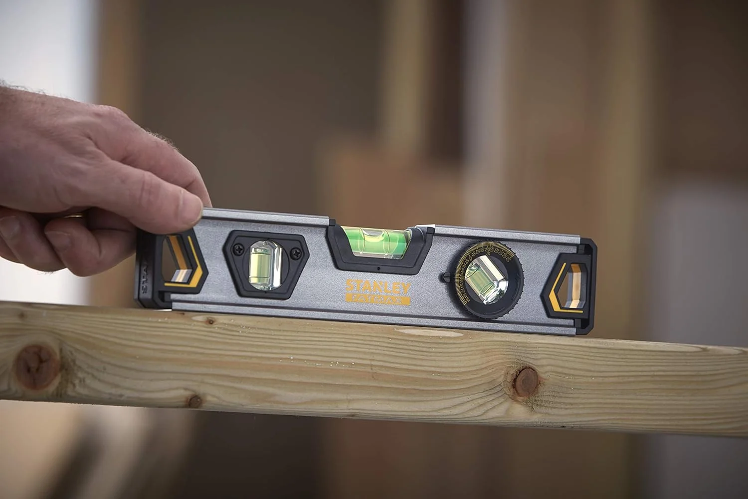 تراز استنلی XTHT0-42495 مدل Torpedo Pro آلومینیومی، مشکی، 23 سانتی متر