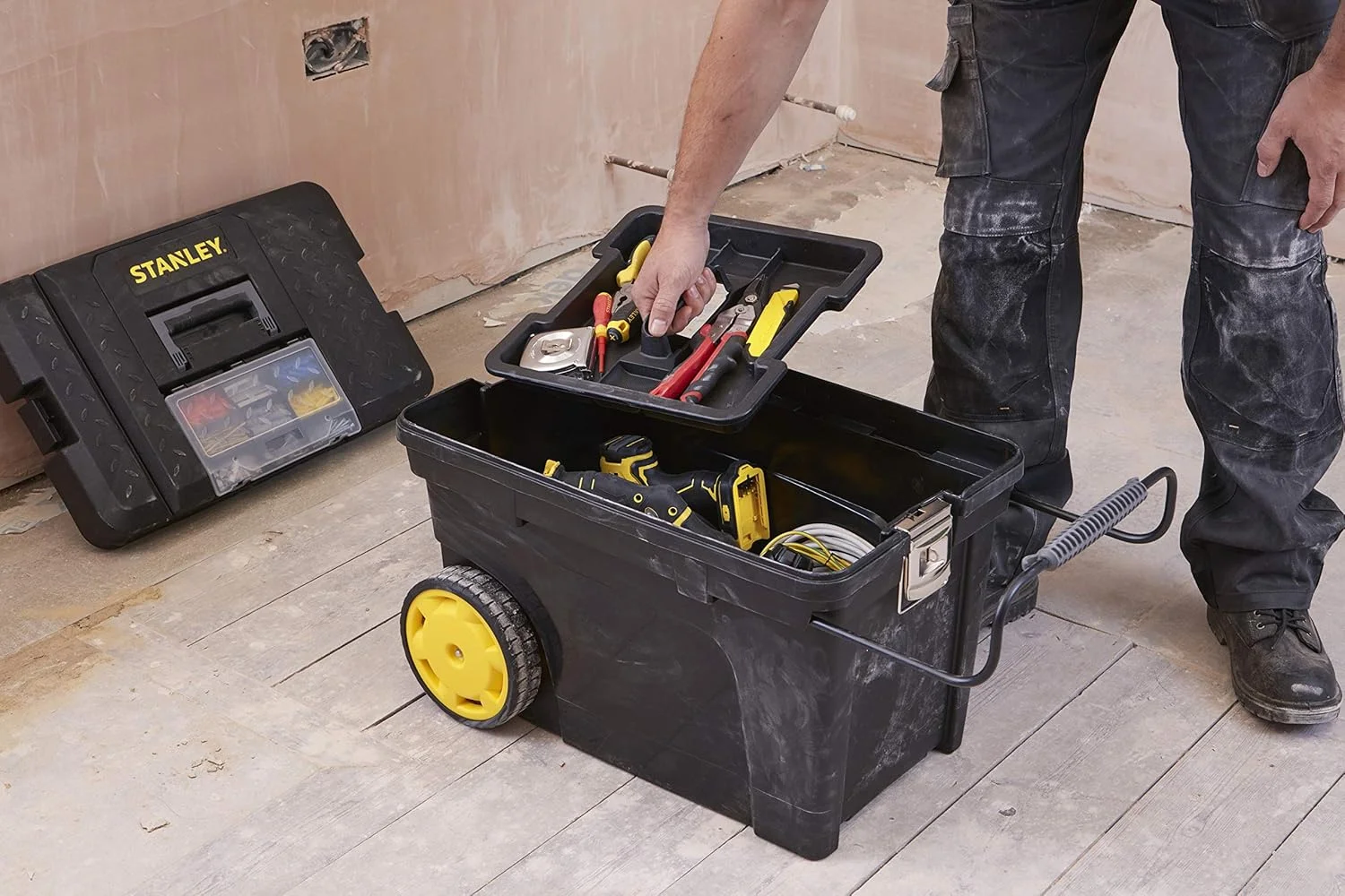 جعبه ابزار پلاستیکی استنلی 61x38x43 سانتی متر مدل 1-97-503