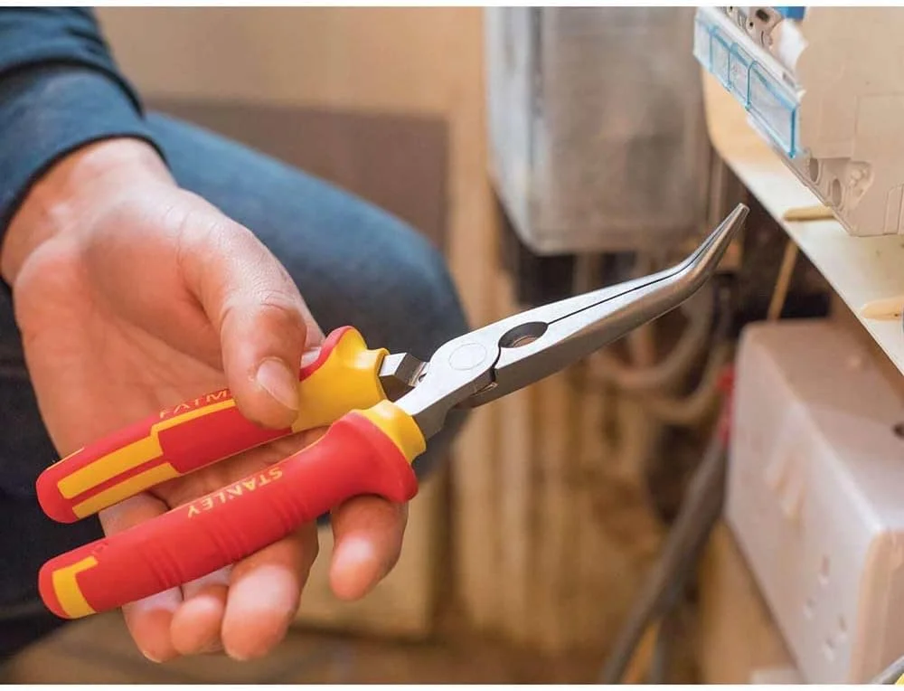 انبر دم پهن خمیده عایق استنلی مدل MaxSteel VDE 0-84-008، زرد/قرمز