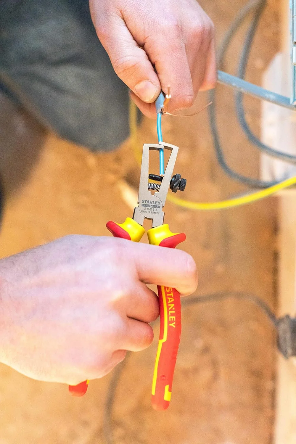 سیم لخت کن استنلی مدل 0-84-010 سیم لخت کن استنلی مدل 0-84-010