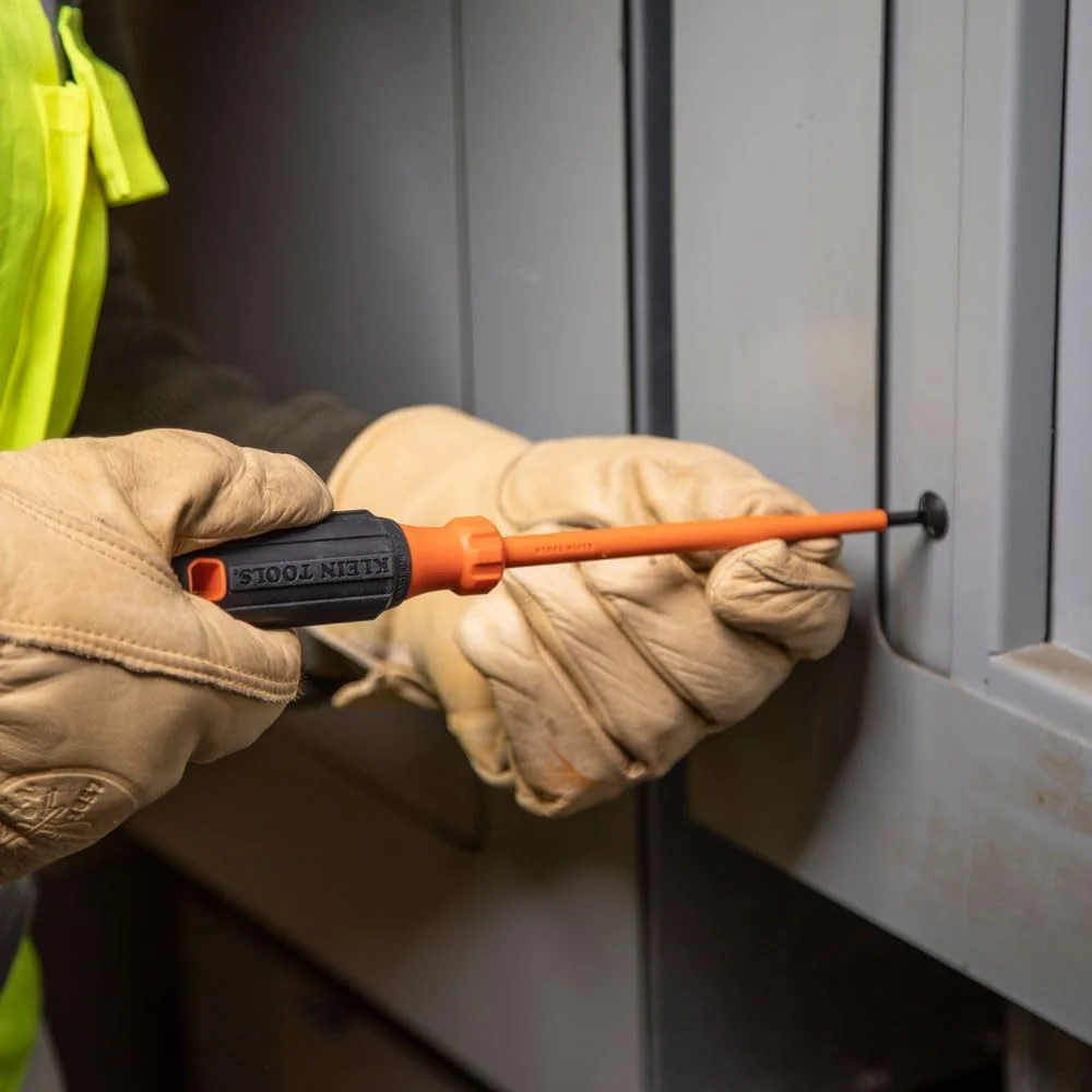 پیچ گوشتی عایق کلاین تولز 6816INS، پیچ گوشتی با نوک کابینتی 3/16 اینچی 1000 ولت با ساق 6 اینچی، Tip-Ident، دسته با روکش نرم پیچ گوشتی عایق کلاین تولز 6816INS، پیچ گوشتی با نوک کابینتی 3/16 اینچی 1000 ولت با ساق 6 اینچی، Tip-Ident، دسته با روکش نرم