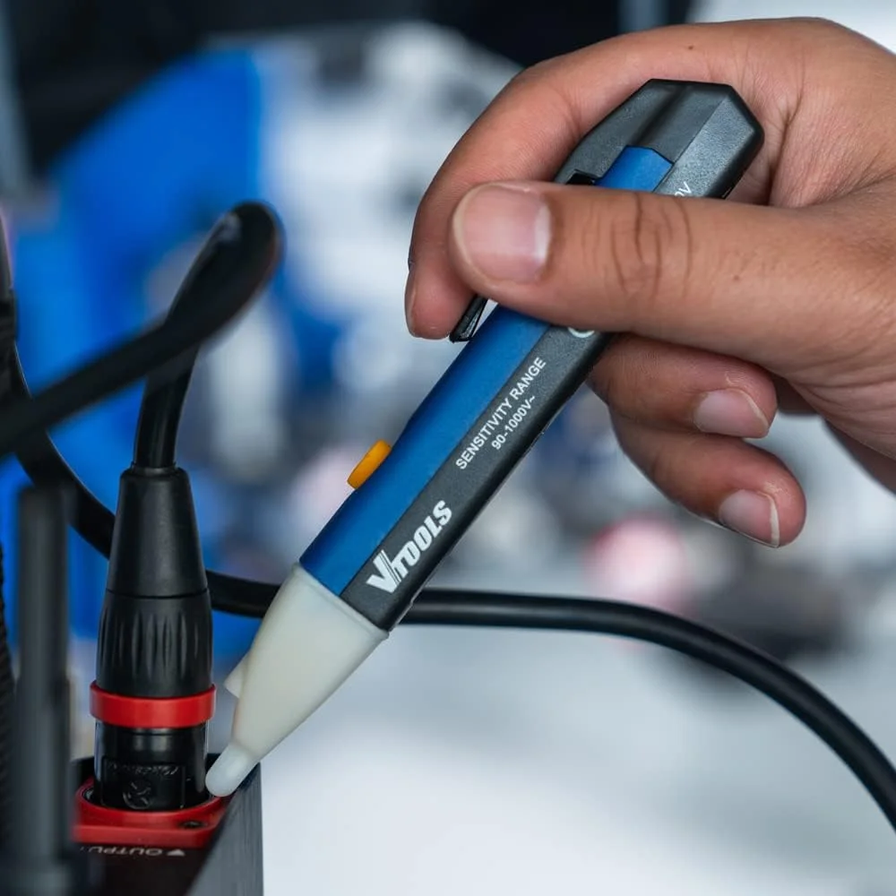 VTOOLS تستر ولتاژ غیر تماسی هوشمند با چراغ LED (باتری ها شامل نمی شوند)، AC 90V-1000V، آبی، VT2124 VTOOLS تستر ولتاژ غیر تماسی هوشمند با چراغ LED (باتری ها شامل نمی شوند)، AC 90V-1000V، آبی، VT2124