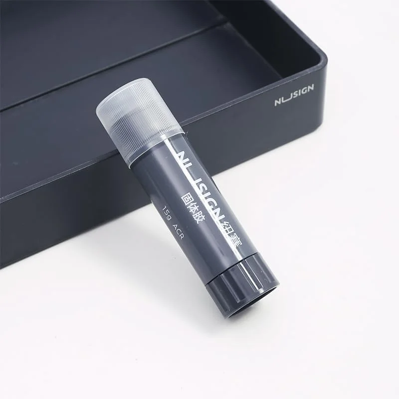 چسب ماتیکی دلی مدل NS193 Nusign – 15 گرمی، شفاف، چسبندگی قوی، غیر سمی، استفاده روان، ایده آل برای استفاده در مدرسه و اداره، 1 عدد