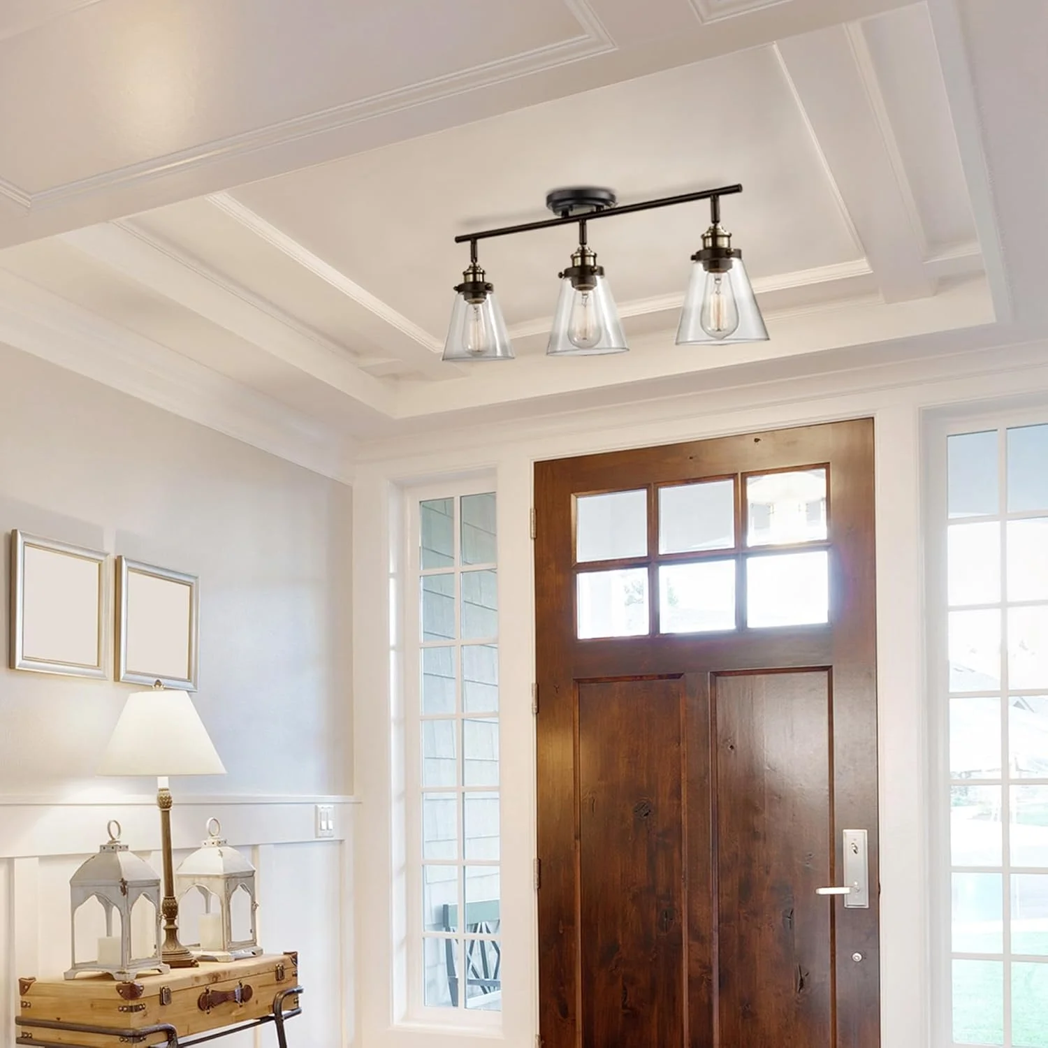 چراغ ریلی سه شاخه گلوب الکتریک 59629 جکسون، برنز تیره، با تزیینات برنجی عتیقه چراغ ریلی سه شاخه گلوب الکتریک 59629 جکسون، برنز تیره، با تزیینات برنجی عتیقه