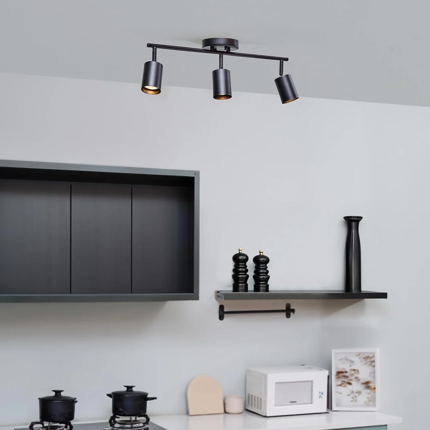 چراغ ریلی سه شاخه 21 اینچی گلوب الکتریک مدل 64000091، مشکی مات، با قابلیت چرخش، مناسب اتاق خواب، آشپزخانه، راهرو، حمام، اتاق مطالعه، اتاق غذاخوری و دکوراسیون منزل