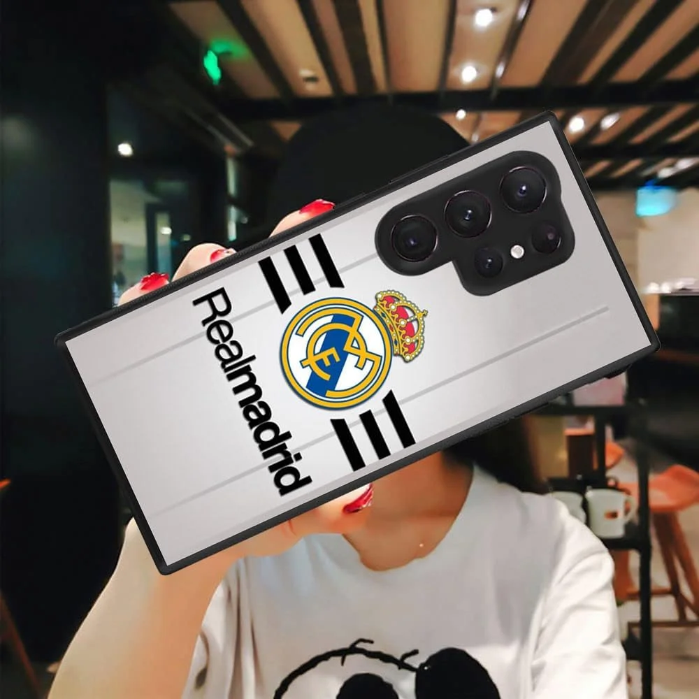 کاور پشتی موبایل طرح باشگاه فوتبال رئال مادرید اسپانیا مناسب برای سامسونگ S24 Ultra، چند رنگ کاور پشتی موبایل طرح باشگاه فوتبال رئال مادرید اسپانیا مناسب برای سامسونگ S24 Ultra، چند رنگ