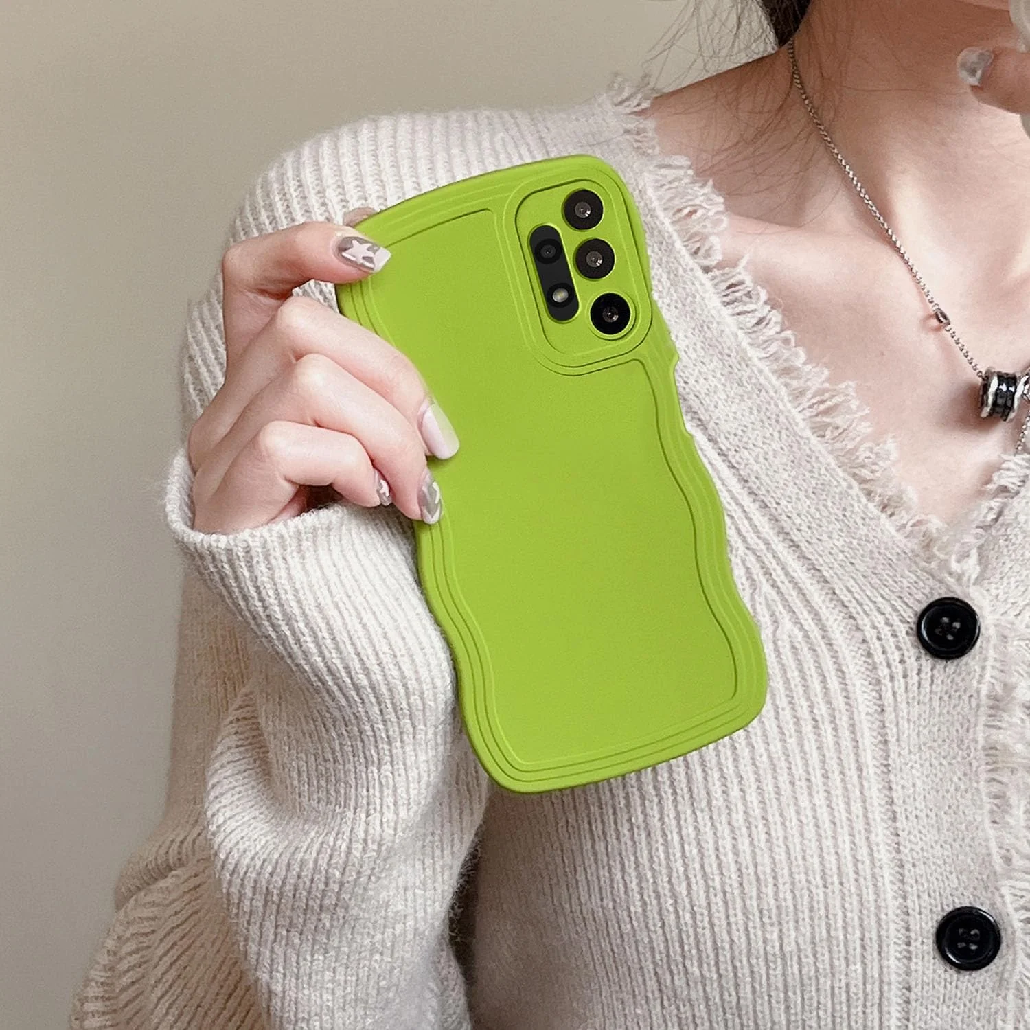 قاب گوشی موبایل سیلیکونی طرح موج فرفری زیبا و باریک UEEBAI مناسب برای گوشی سامسونگ گلکسی A13 4G/5G، ضد ضربه، محافظ نرم TPU برای دختران و بانوان قاب گوشی موبایل سیلیکونی طرح موج فرفری زیبا و باریک UEEBAI مناسب برای گوشی سامسونگ گلکسی A13 4G/5G، ضد ضربه، محافظ نرم TPU برای دختران و بانوان