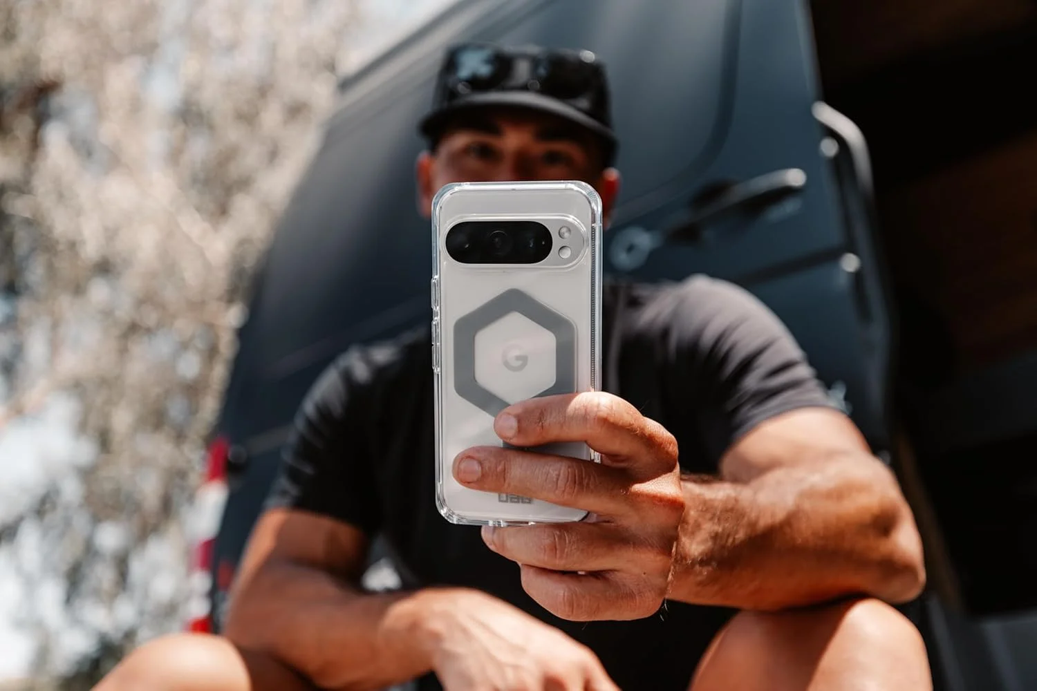 محافظ گوشی موبایل Google Pixel 9 Pro XL مدل Plyo Pro از برند Urban Armor Gear (سازگار با MagSafe) - رنگ یخی | نقره‌ای (مقاوم در برابر سقوط از ارتفاع 4.8 متر)