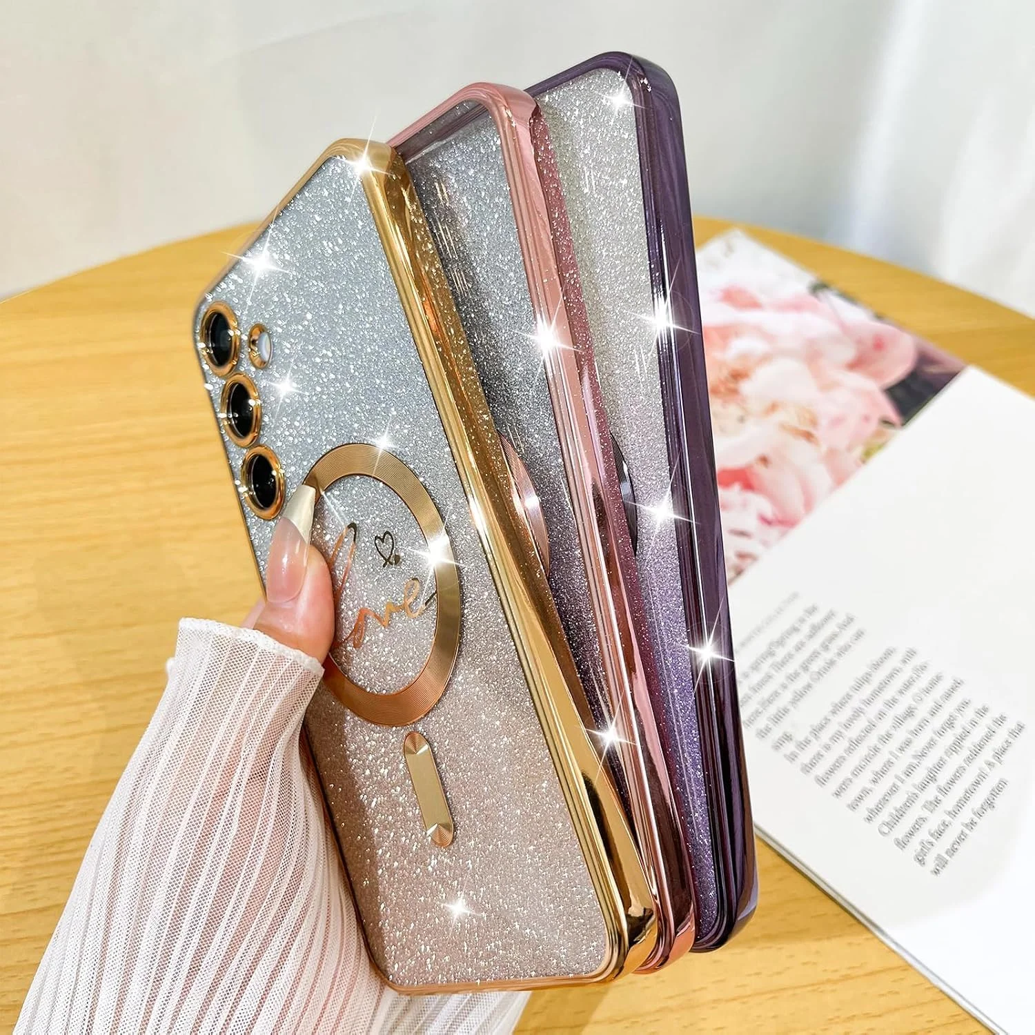 قاب محافظ گوشی ELEPIK برای گلکسی S24 FE با محافظ دوربین، پوشش کامل دوربین، سازگار با MagSafe، طرح قلب آبکاری شده، قاب مغناطیسی باریک شفاف با پولک طلایی قاب محافظ گوشی ELEPIK برای گلکسی S24 FE با محافظ دوربین، پوشش کامل دوربین، سازگار با MagSafe، طرح قلب آبکاری شده، قاب مغناطیسی باریک شفاف با پولک طلایی