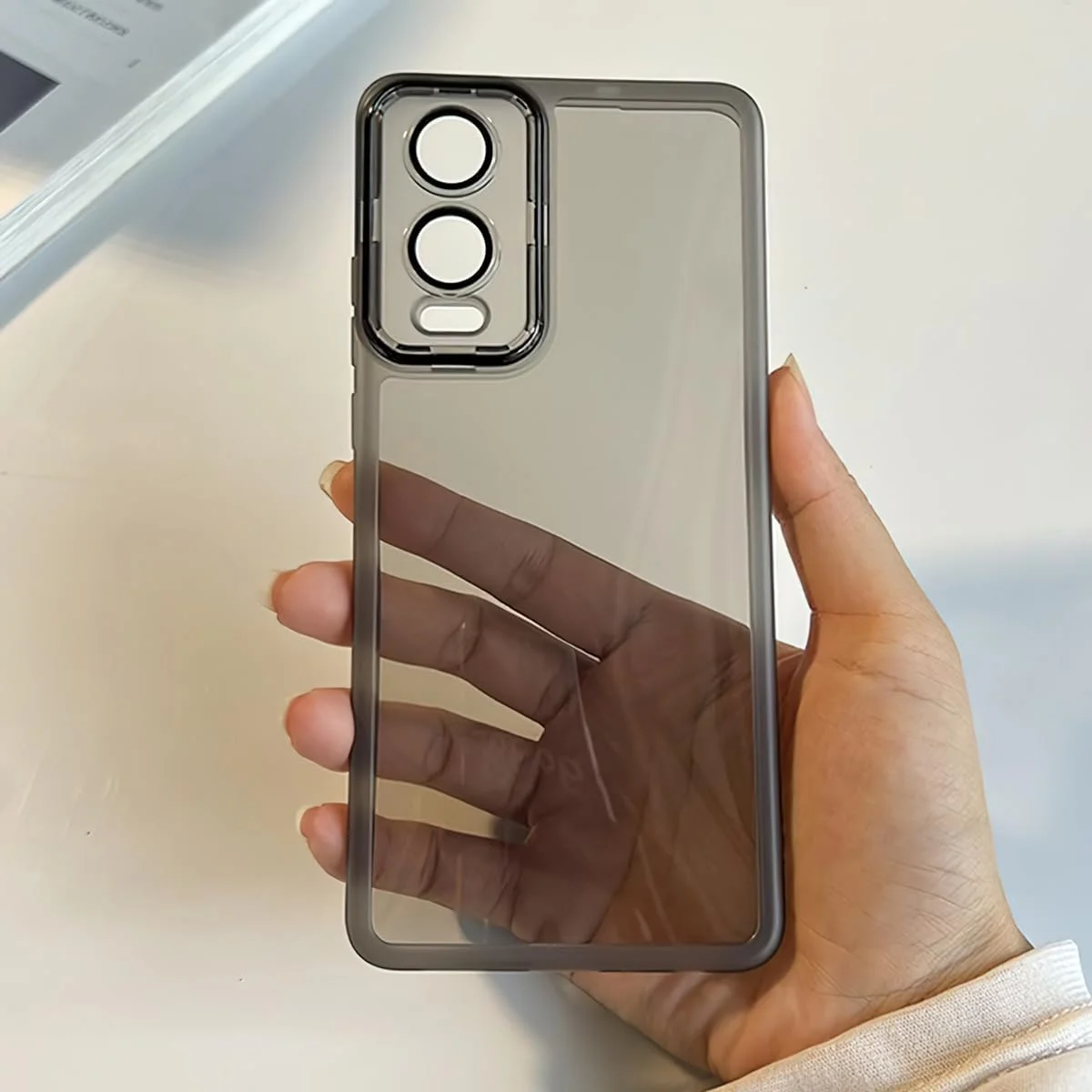 قاب محافظ گوشی وان پلاس نورد CE4 لایت، شفاف، سبک وزن، ساخته شده از جنس TPU نرم، دارای لایه محافظ لنز، ضد ضربه، ضد اثر انگشت (مشکی شفاف) قاب محافظ گوشی وان پلاس نورد CE4 لایت، شفاف، سبک وزن، ساخته شده از جنس TPU نرم، دارای لایه محافظ لنز، ضد ضربه، ضد اثر انگشت (مشکی شفاف)