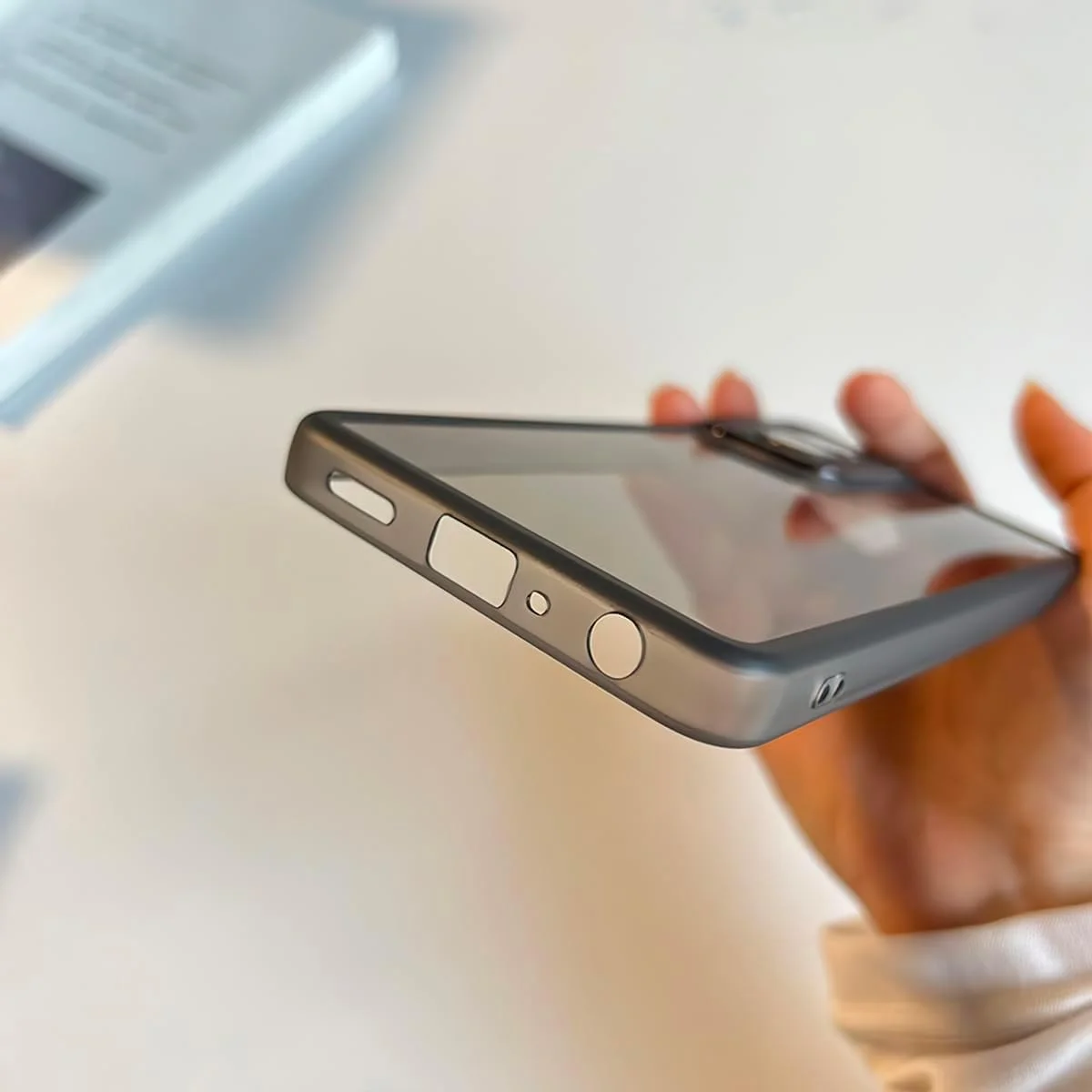 قاب محافظ گوشی وان پلاس نورد CE4 لایت، شفاف، سبک وزن، ساخته شده از جنس TPU نرم، دارای لایه محافظ لنز، ضد ضربه، ضد اثر انگشت (مشکی شفاف) قاب محافظ گوشی وان پلاس نورد CE4 لایت، شفاف، سبک وزن، ساخته شده از جنس TPU نرم، دارای لایه محافظ لنز، ضد ضربه، ضد اثر انگشت (مشکی شفاف)