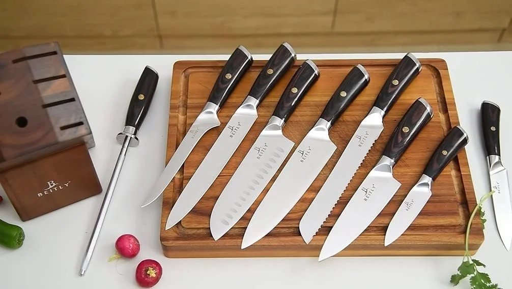ست چاقوی ۱۰ پارچه بیتلی مدل KS-110، ساخته شده از فولاد ضد زنگ آلمانی با کربن بالا، به همراه استند نگهدارنده و تیزکن