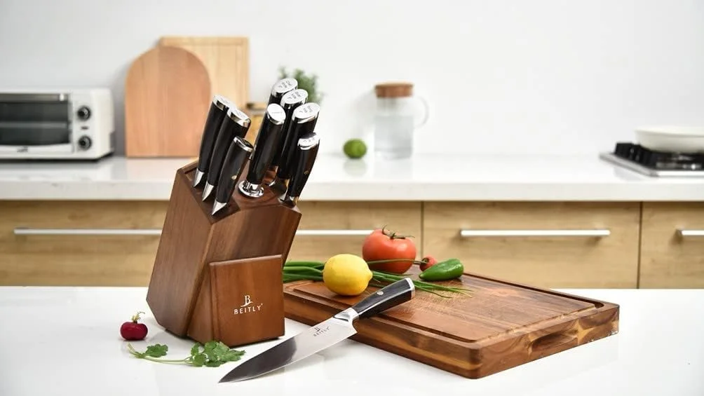 ست چاقوی ۱۰ پارچه بیتلی مدل KS-110، ساخته شده از فولاد ضد زنگ آلمانی با کربن بالا، به همراه استند نگهدارنده و تیزکن