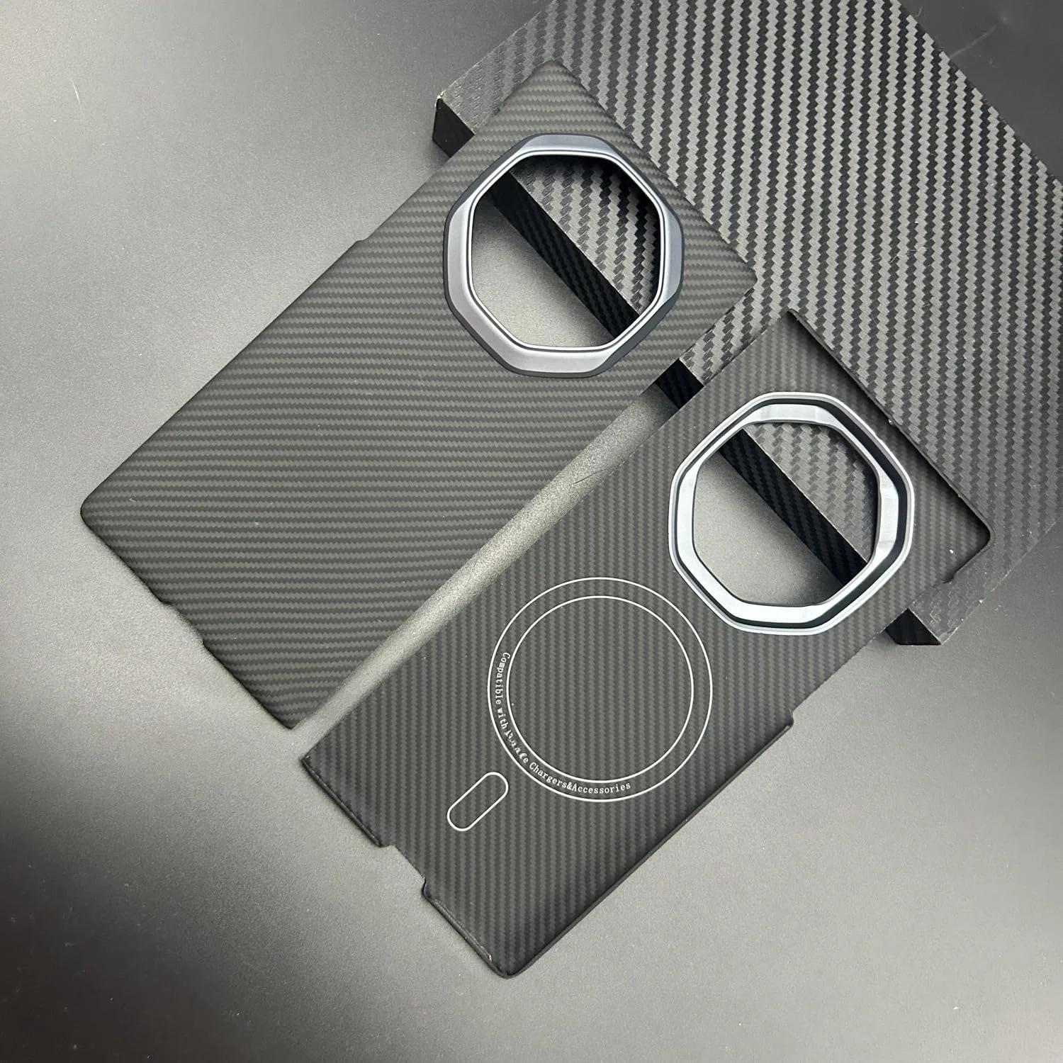 قاب مغناطیسی فیبر کربنی Gruattreay سازگار با هوآوی Mate XT Ultimate 2024، پوشش فلزی لنز قاب فیبر آرامید پشتیبانی از شارژ بی سیم برای Mate XT Ultimate (مشکی)