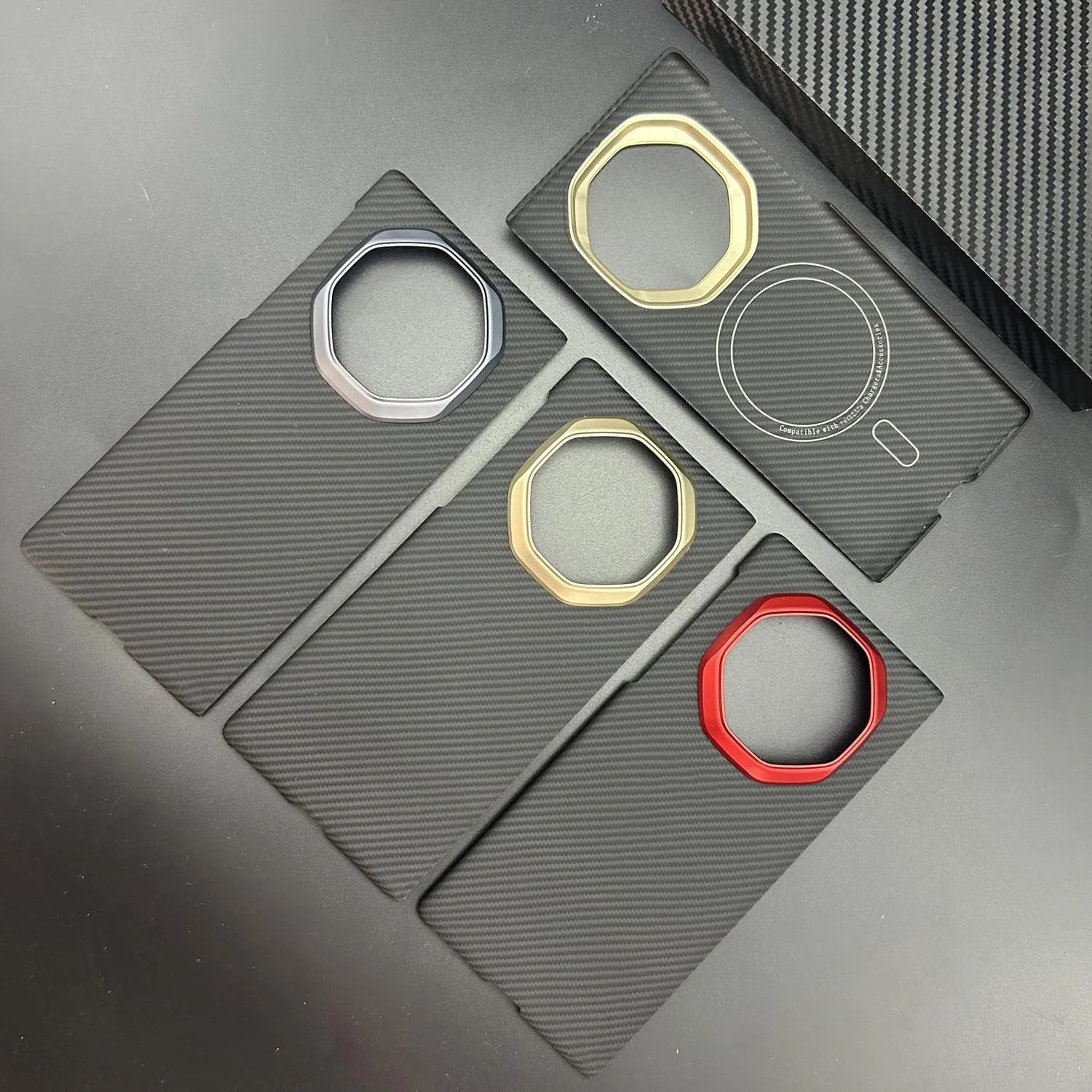 قاب مغناطیسی فیبر کربنی Gruattreay سازگار با هوآوی Mate XT Ultimate 2024، پوشش فلزی لنز قاب فیبر آرامید پشتیبانی از شارژ بی سیم برای Mate XT Ultimate (مشکی)