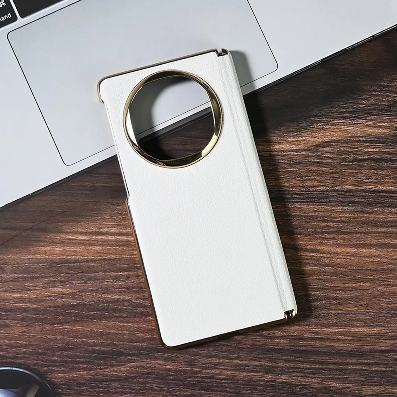 قاب محافظ سازگار با هوآوی میت X6، فوق العاده نازک، طراحی محور مغناطیسی، فریم آبکاری شده، مناسب تجارت، سطح بالا، جنس چرم مصنوعی، بدنه سخت، کاور تاشو هوآوی میت X6 (سفید)