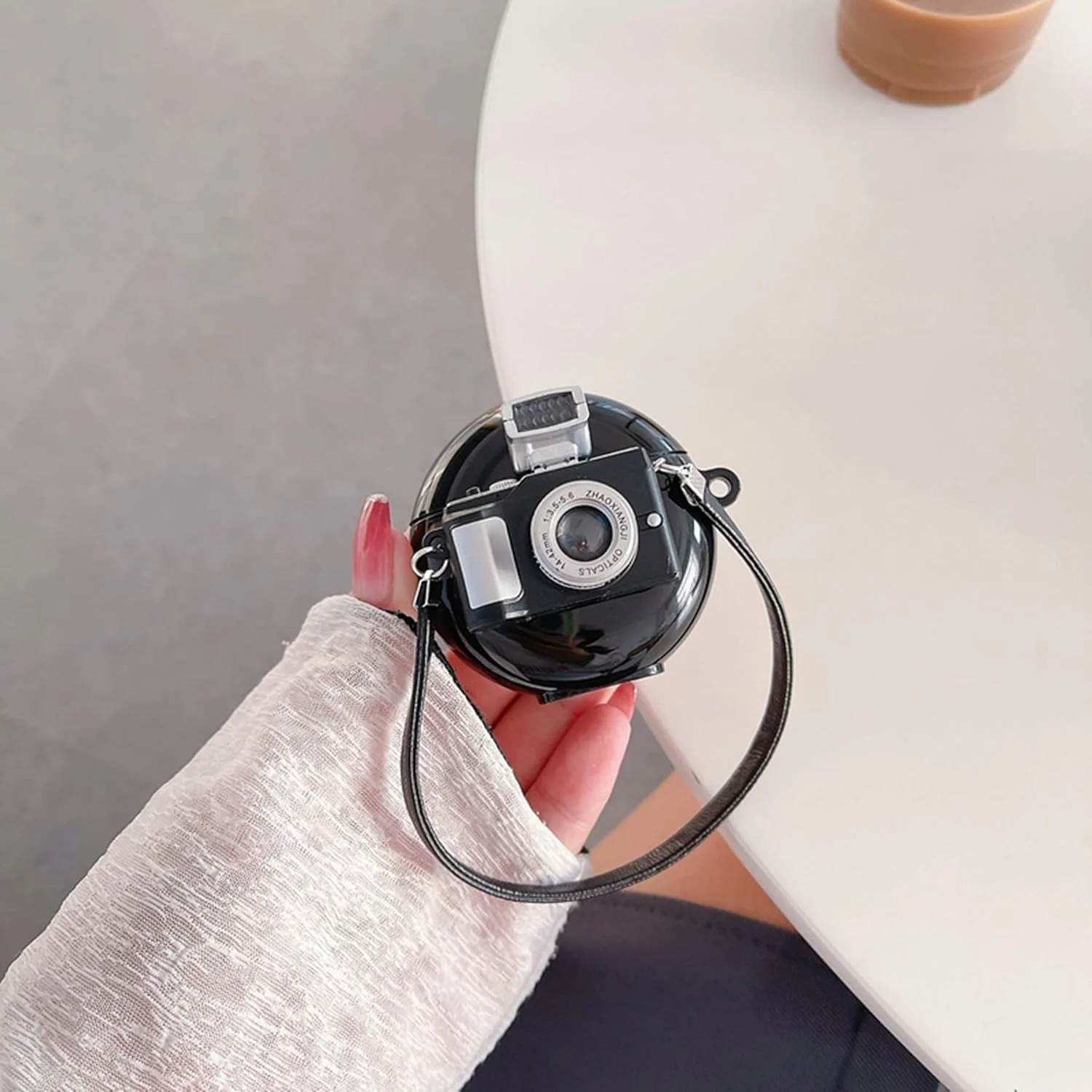 کاور محافظ طرح دوربین سه بعدی فانتزی برای Huawei Freebuds 3 به همراه آویز کاور محافظ طرح دوربین سه بعدی فانتزی برای Huawei Freebuds 3 به همراه آویز