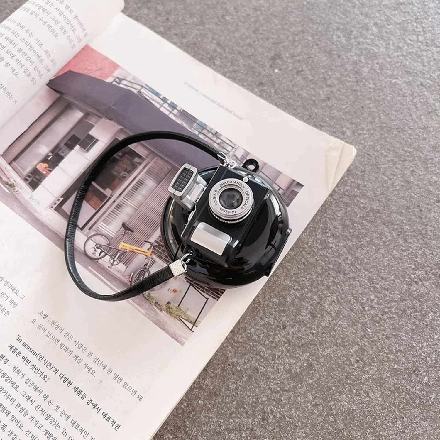 کاور محافظ طرح دوربین سه بعدی فانتزی برای Huawei Freebuds 3 به همراه آویز کاور محافظ طرح دوربین سه بعدی فانتزی برای Huawei Freebuds 3 به همراه آویز