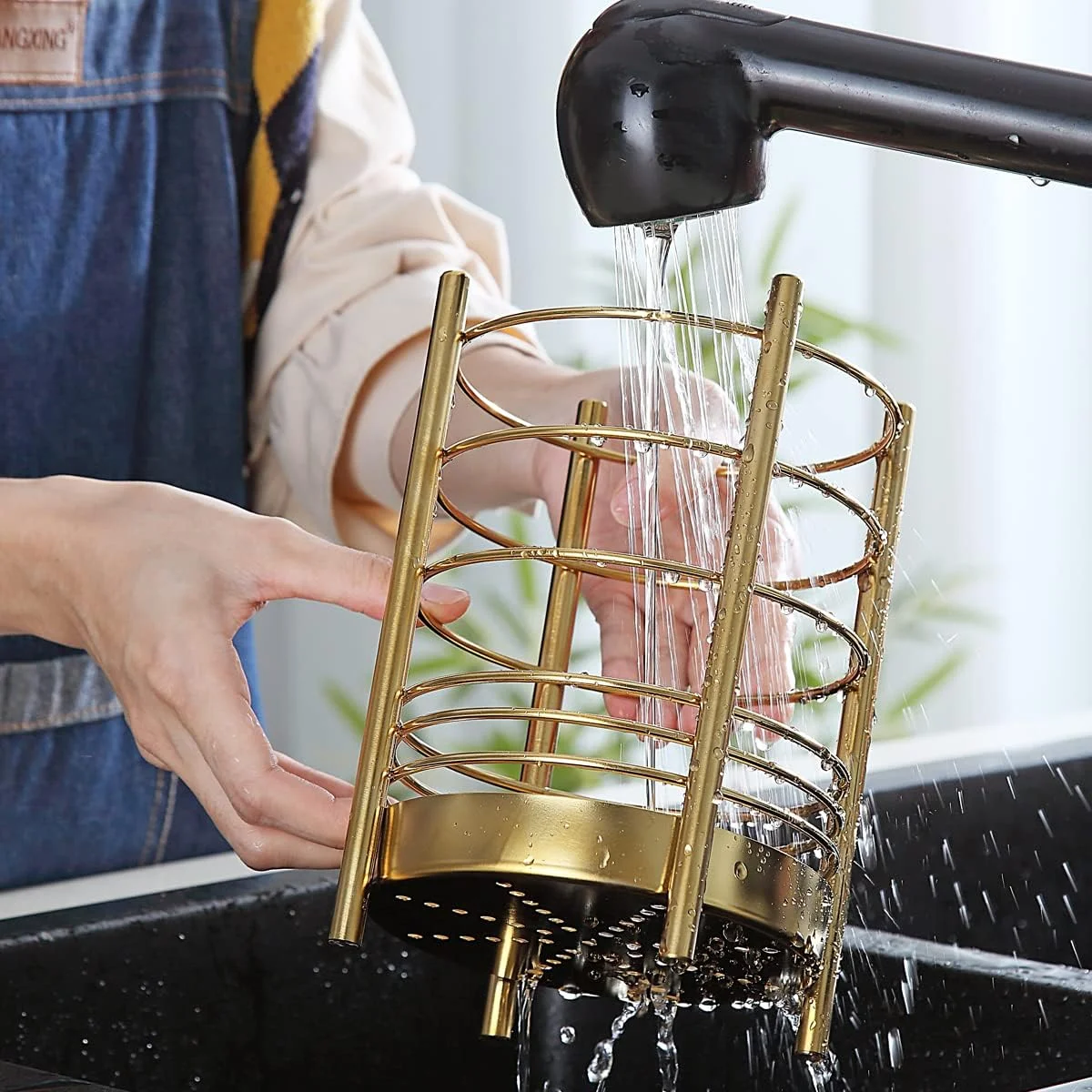 ست لوازم آشپزخانه طلایی برگلندر، 38 تکه ابزار آشپزی سیلیکونی نچسب شامل قاشق، کفگیر به همراه جا قاشقی استیل بادوام، قابل شستشو در ماشین ظرفشویی ست لوازم آشپزخانه طلایی برگلندر، 38 تکه ابزار آشپزی سیلیکونی نچسب شامل قاشق، کفگیر به همراه جا قاشقی استیل بادوام، قابل شستشو در ماشین ظرفشویی