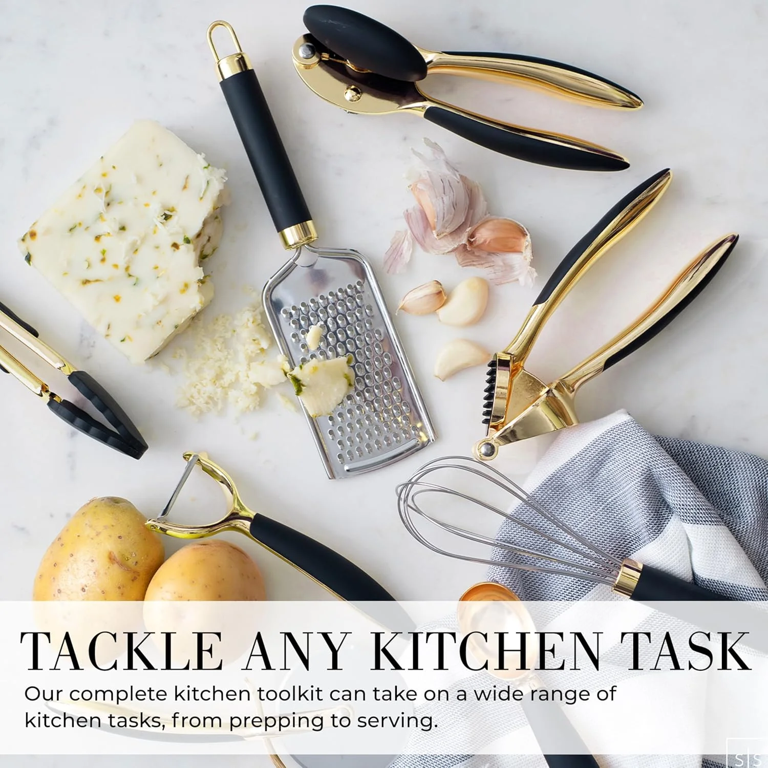 ست لوازم آشپزخانه مشکی و طلایی - ست 8 تکه لوکس طلایی شامل درب بازکن، برش پیتزا، پوست کن، مینی ویسک و انبر - لوازم جانبی شیک برای آشپزی مدرن و ایده آل برای هدیه دادن