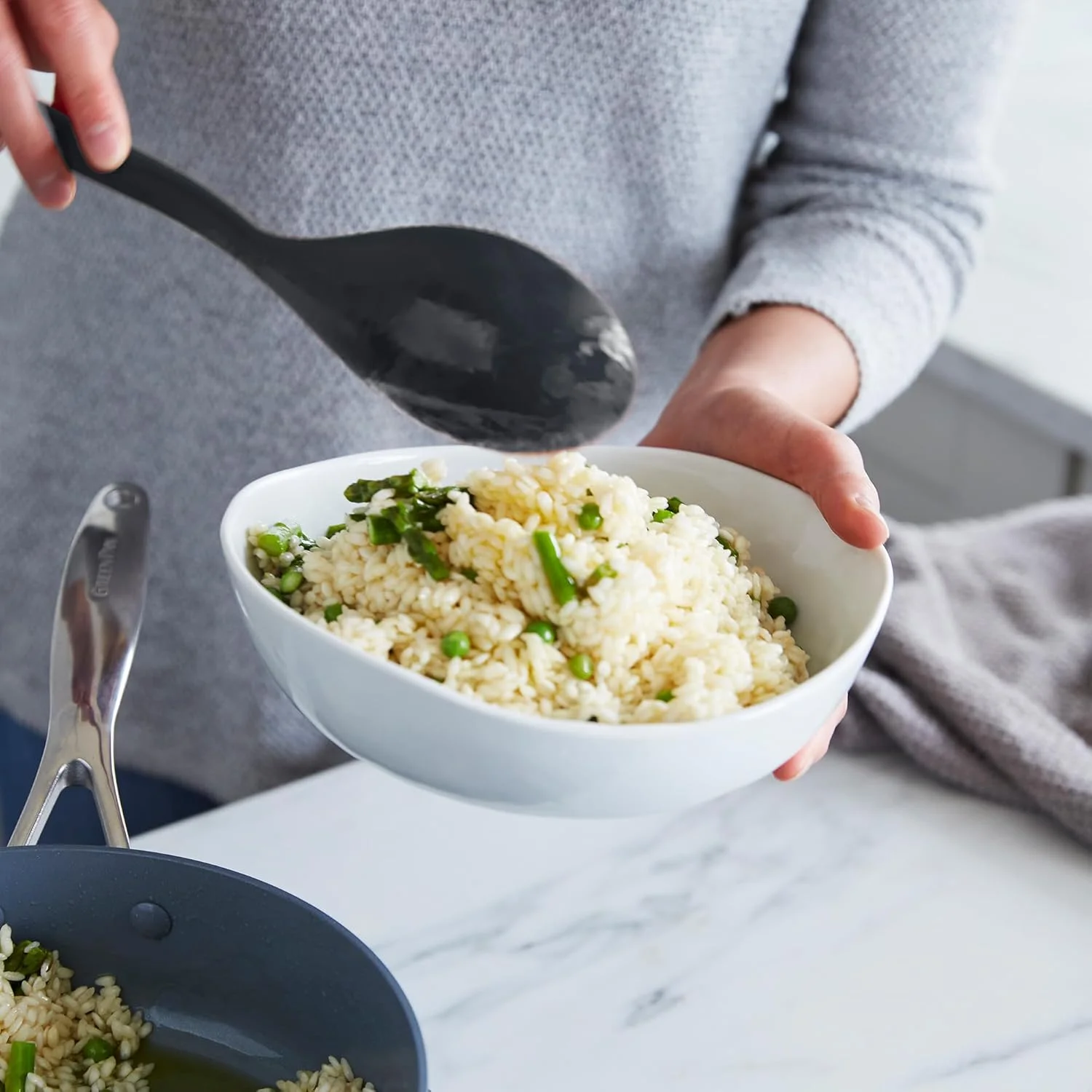 ست 5 تکه ابزار آشپزی سیلیکونی گرین پن، شامل قاشق شیاردار و ساده، کفگیر، لیسک، همزن، ابزار آشپزخانه نچسب انعطاف پذیر، هسته فولادی، دسته ضد لغزش مقاوم در برابر حرارت، فاقد BPA، قابل شستشو در ماشین ظرفشویی، خاکستری