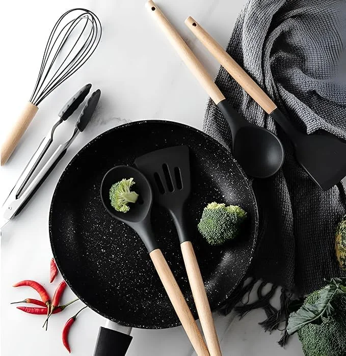 ست لوازم آشپزی سیلیکونی BERAM، ۱۳ تکه، دسته چوبی، ست کفگیر آشپزخانه، نچسب، غیر سمی، مقاوم در برابر حرارت، ست ابزار آشپزخانه با سطل ذخیره سازی و استراحتگاه درب، مشکی ست لوازم آشپزی سیلیکونی BERAM، ۱۳ تکه، دسته چوبی، ست کفگیر آشپزخانه، نچسب، غیر سمی، مقاوم در برابر حرارت، ست ابزار آشپزخانه با سطل ذخیره سازی و استراحتگاه درب، مشکی