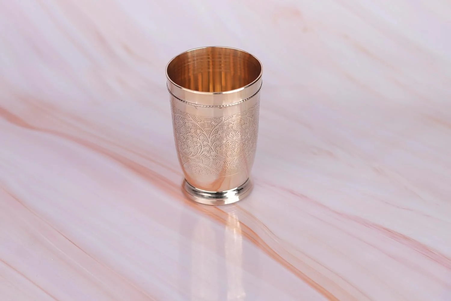 لیوان برنجی خالص دست ساز هندی Aatm، طرح برجسته، دکوراسیون منزل، سنتی، مناسب نوشیدن آب و لاسی، یوگا و آیورودا لیوان برنجی خالص دست ساز هندی Aatm، طرح برجسته، دکوراسیون منزل، سنتی، مناسب نوشیدن آب و لاسی، یوگا و آیورودا