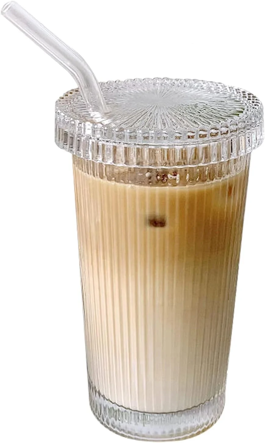 لیوان شیشه ای راه راه با درب و نی، مناسب برای آب، قهوه سرد، شیر، چای و آبمیوه - 384 میلی لیتر