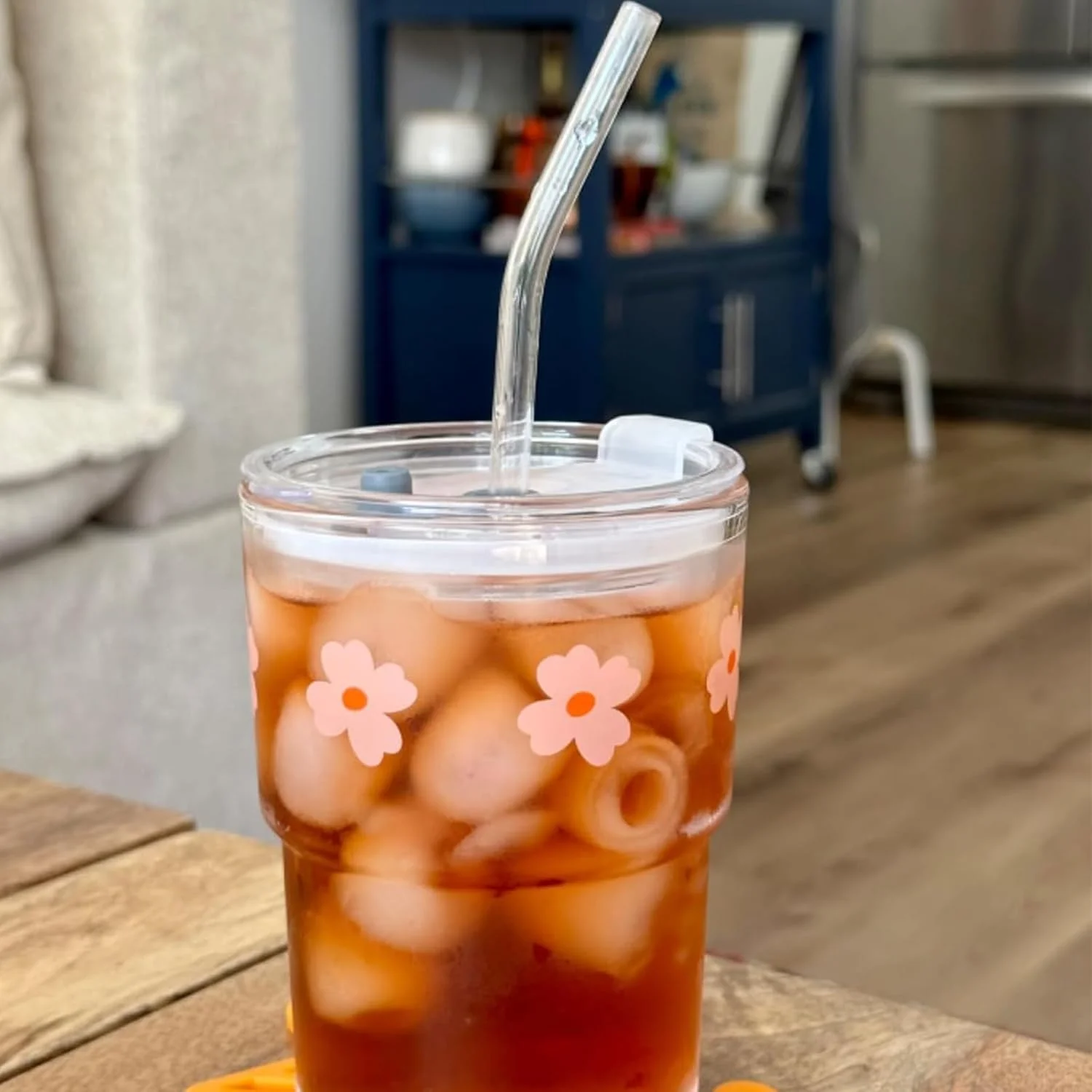 لیوان شیشه ای 384 میلی لیتری با نی و درب شیشه ای، فنجان قهوه سرد قابل استفاده مجدد، لیوان نوشیدنی زیبا (گل صورتی)