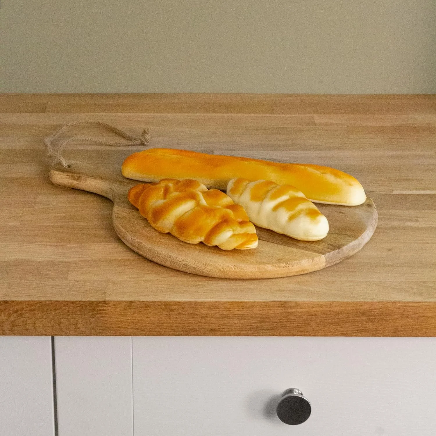 تخته برش گرد چوبی از چوب اقاقیای روستیک | تخته سرو چوبی | تخته پیتزا برای ارائه غذا