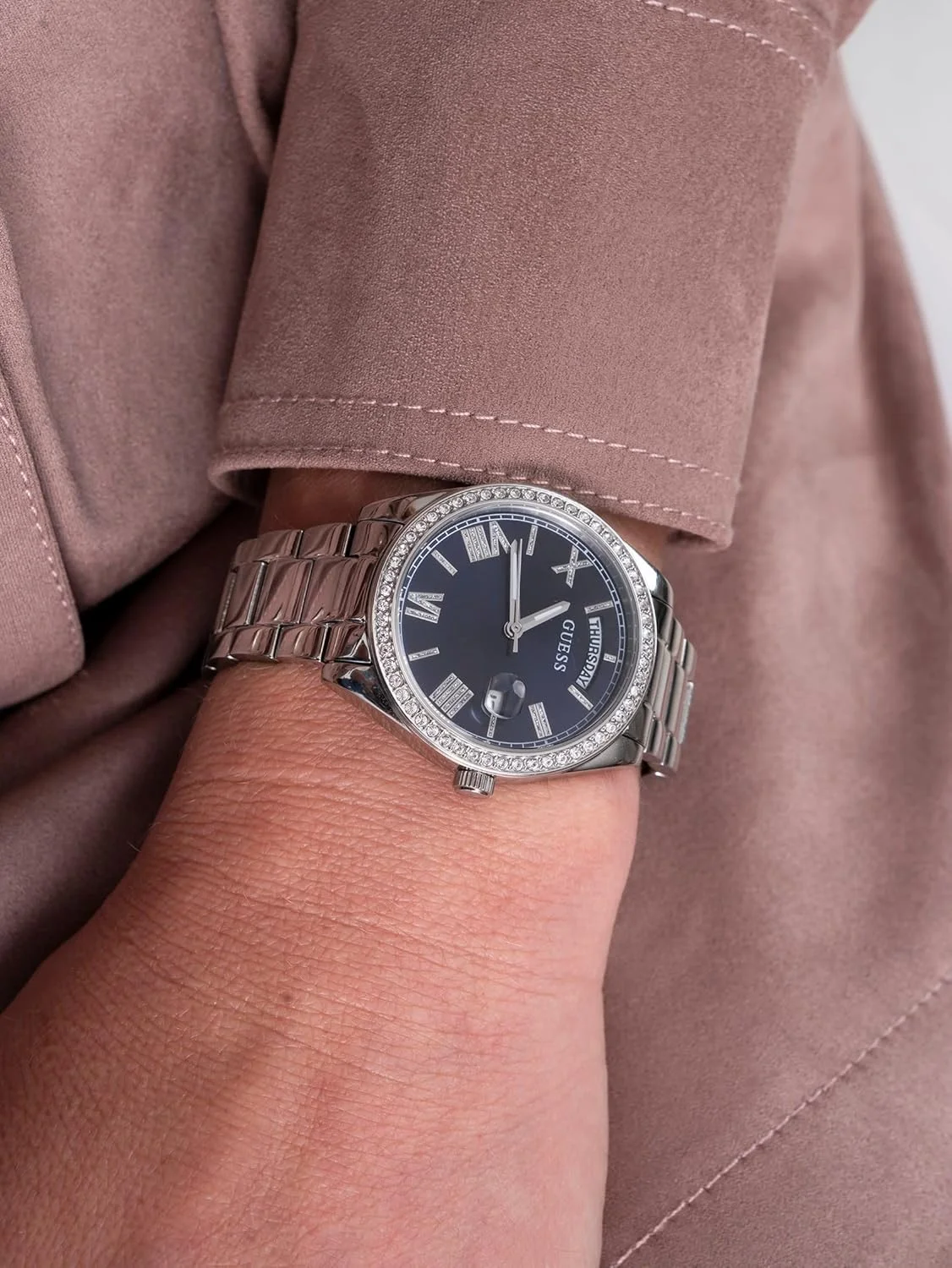 ساعت مچی زنانه گس با قطر 36 میلیمتر، بدنه استیل ضد زنگ، نمایشگر روز و تاریخ، زه سکهای، رنگ نقرهای/آبی ساعت مچی زنانه گس با قطر 36 میلیمتر، بدنه استیل ضد زنگ، نمایشگر روز و تاریخ، زه سکهای، رنگ نقرهای/آبی