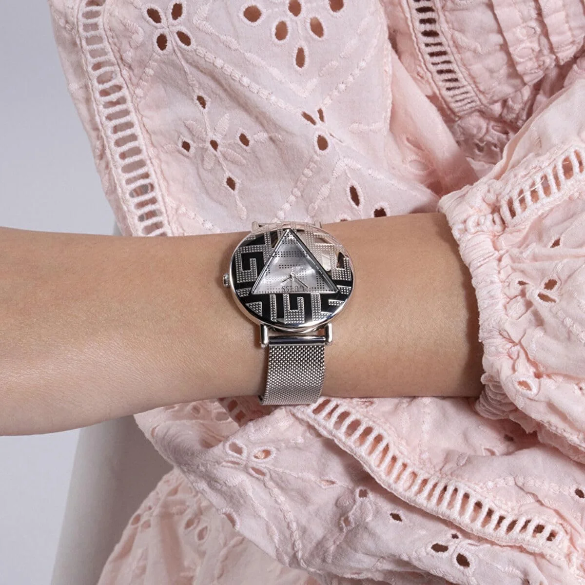 ساعت مچی زنانه آنالوگ گس صفحه نقره ای - GW0527L1