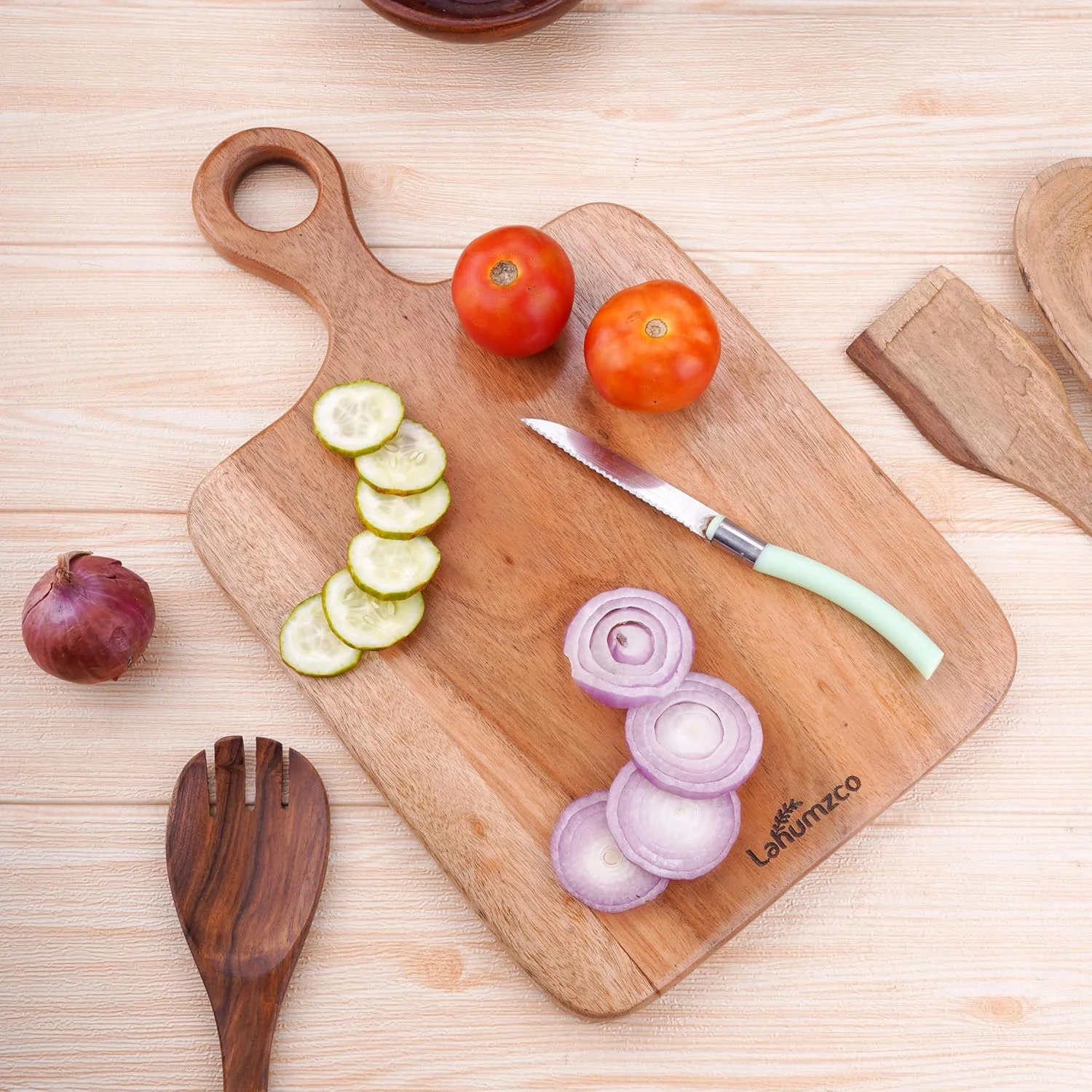 تخته برش چوبی آکاسیا با دسته، 38x23 سانتی‌متر - تخته چند منظوره برای خرد کردن، پنیر، نان و سینی پذیرایی - سینی سرو چوبی تزئینی برای آشپزخانه و غذاخوری