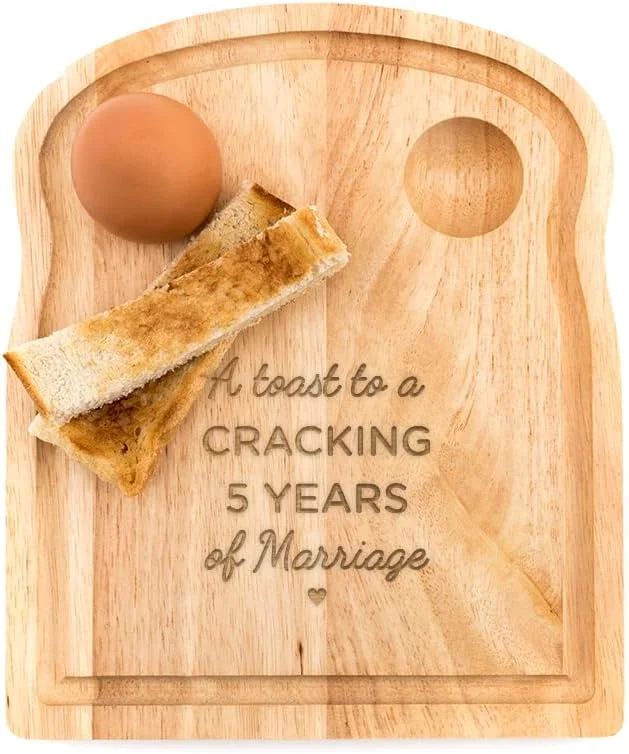 تخته سرو تخم مرغ و نان تست حکاکی شده Dust and Things برای پنجمین سالگرد ازدواج - هدیه سالگرد چوبی برای او - تخته سرو صبحانه چوبی تخته سرو تخم مرغ و نان تست حکاکی شده Dust and Things برای پنجمین سالگرد ازدواج - هدیه سالگرد چوبی برای او - تخته سرو صبحانه چوبی