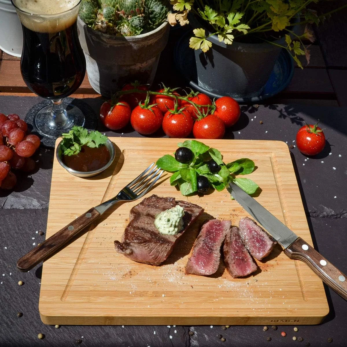 DuneDesign ست 2 عددی تخته استیک چوبی با کاسه سس - ست تخته بامبو 30x25 سانتی متر - تخته سرو گریل تخته چوبی لوازم جانبی آشپزخانه سینی برگر لوازم جانبی گریل - ست ظروف سوشی 4