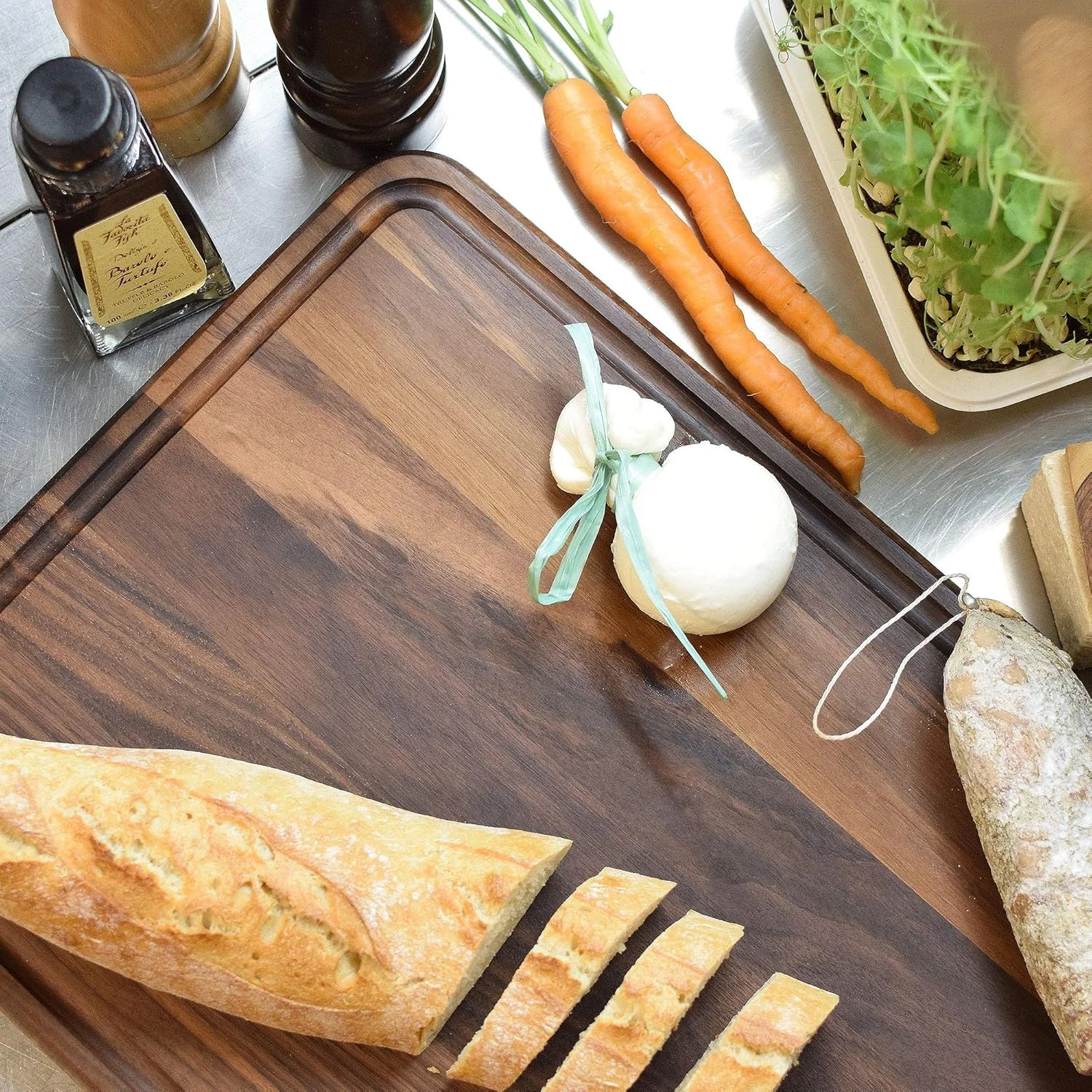 تخته گوشت چوبی ساخته شده از چوب گردوی آمریکایی، دست ساز، روغن زده شده، برای آماده سازی غذا - گوشت، سبزیجات، نان، پنیر ... (بزرگ، 40 x 30 x 1.9 سانتی متر، قهوه ای)