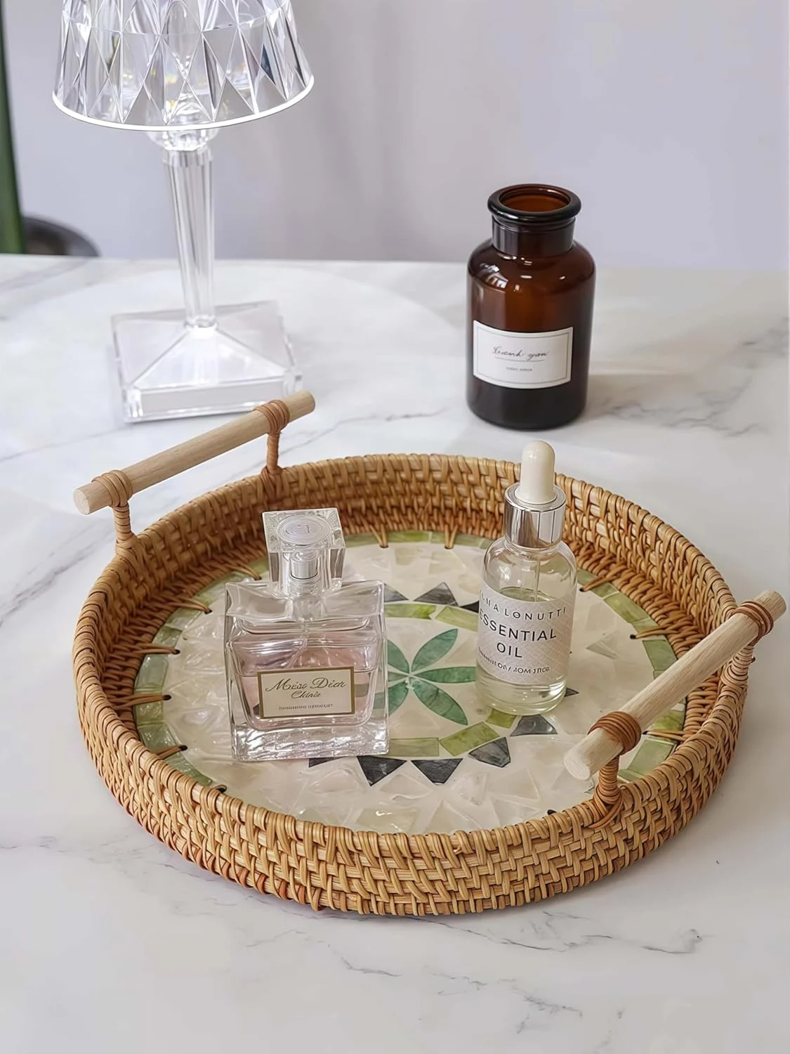 سینی حصیری گرد با دسته، دیس با روکش صدف، سینی سرو حصیری تزئینی با پایه چوبی، سینی سبد بافته شده برای نان، میوه، قهوه، طرح برگ